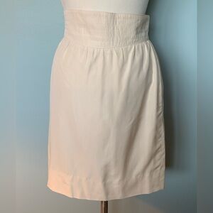 Escada ivory silk skirt, size 8. Great waistband detailing, classic style.